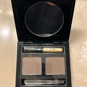 Bobbi Brown NWOT eye brow kit in Light